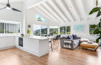 11 Long Beach Road, Russell