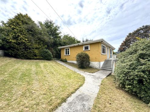 4 Merrie Creek Road, Clinton and Surrounds
