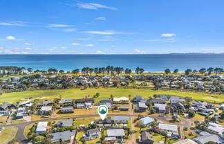 142 The Fairway, Matarangi
