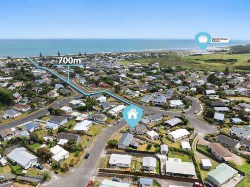 1 Colenso Place, Otaki Beach