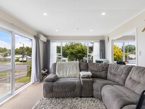 44 Kokiri Crescent, Waitangirua