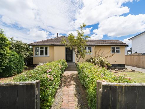 3 Montrose Place, Takaro