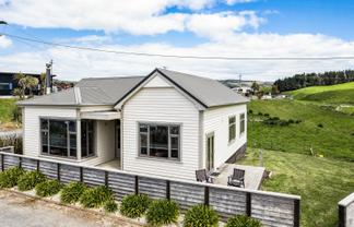 2 Wood Street, Kaka Point