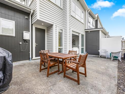 37 Sanremo Lane, Stanmore Bay