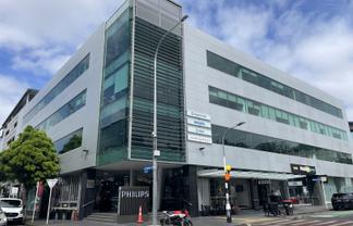 Motivated sublease in prominent address