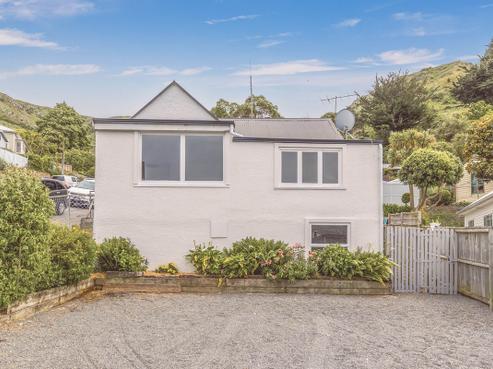 24 Voelas Road, Lyttelton