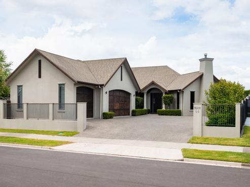 66 Palliser Drive, Huntington