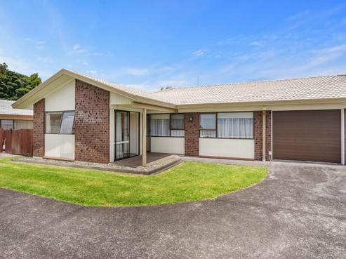 2/16 Regent Street, Papatoetoe