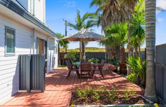 338 Papamoa Beach Road, Papamoa Beach