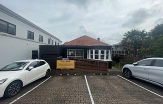 Standalone Medical - 6 Carparks