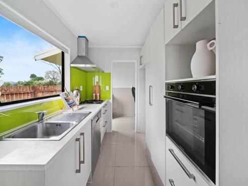 100A Shifnal Drive, Randwick Park
