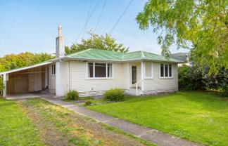 38 Woodward Street East, Featherston