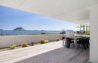 1/104 Harbour Drive, Otumoetai