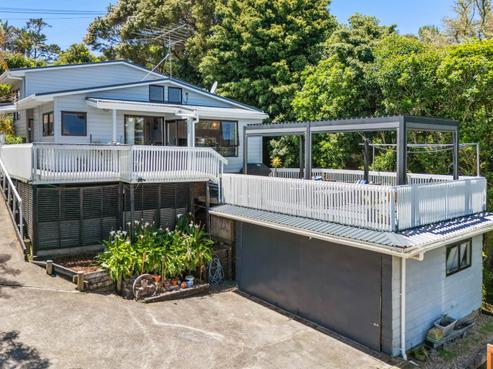 135 Eskdale Road, Birkdale