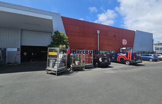 Great Industrial Facility + 40 Car Parks!