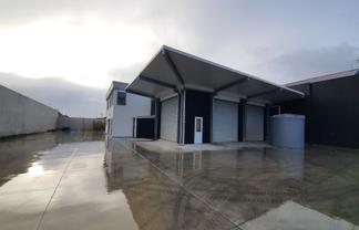 High stud facility with secure yard