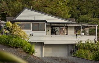 6 Arthur Road, Thornton Bay