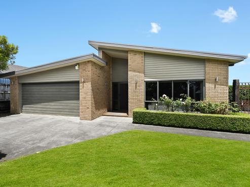 10 Farleigh Close, Huntington
