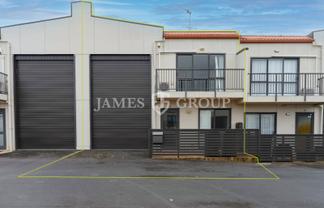 120m² Takanini Unit - Live and Work