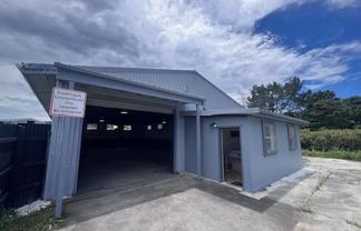 New Lynn Industrial with Sizable Yard Space