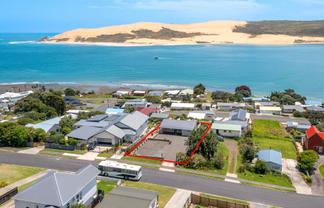 24 Taumatawiwi Street, OPONONI