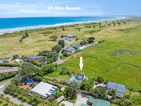 180 Takahe Road, Ahipara