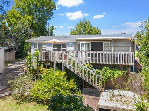 11 Norman Road, Titirangi