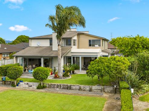 16 Pescara Point, Karaka