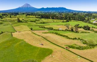 0n Upland Road, Egmont Village