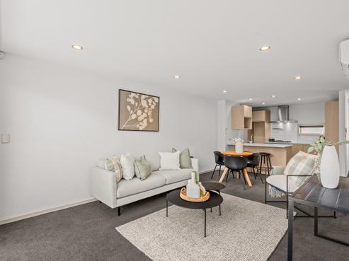 2/372 Worcester Street, Linwood
