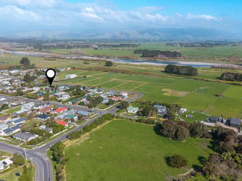 75 Atkinson Avenue, Otaki Beach