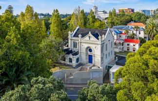 ONE OF A KIND OFFICE ON PRINCES STREET
