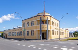 Iconic Art Deco - Central CBD Masterton