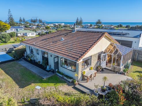 14 Koromiko Street, Otaki Beach