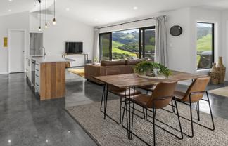 102 Omahina Street, Raglan