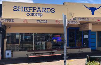 CAFE/RETAIL SHOP IN PRIME LOCATION
