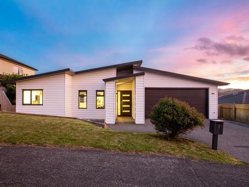 9 Paparoa Crescent, Aotea