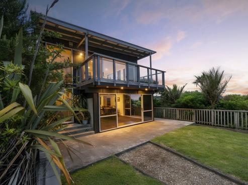 16 Log Race Road, Piha