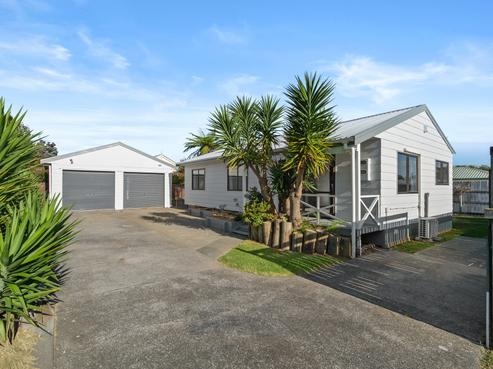 2/4 Laurie Avenue, Papakura