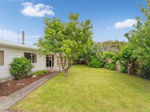 8 Joan Gaskell Drive, Whitianga