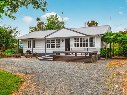 1360 River Road, Broadlands Forest