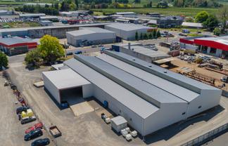 Large Versatile Industrial Warehouse