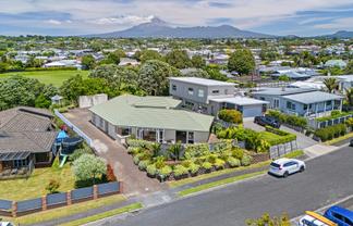 8 Chatswood Grove, Fitzroy