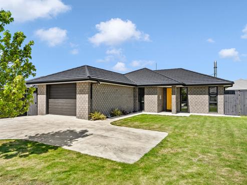 21 Maple Grove, Solway