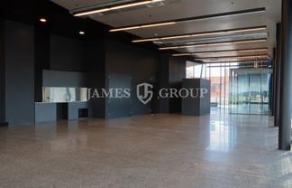 STUNNING DOMINION ROAD - 14 PARKS INCLUDED