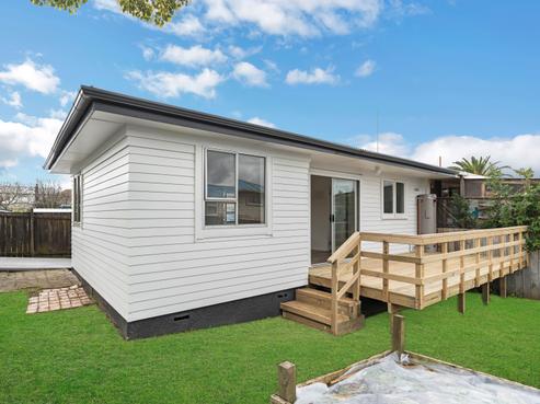 2/34 Plumley Crescent, Mangere