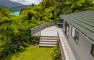 28 Rata Street, Tennyson Inlet