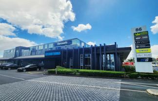 PRIME LARGE FORMAT RETAIL ON LUNN AVENUE
