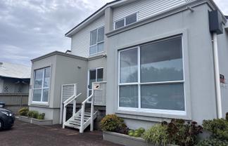 Live-work or Office in Epsom