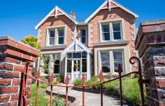 12 Colonsay Street, Lawrence